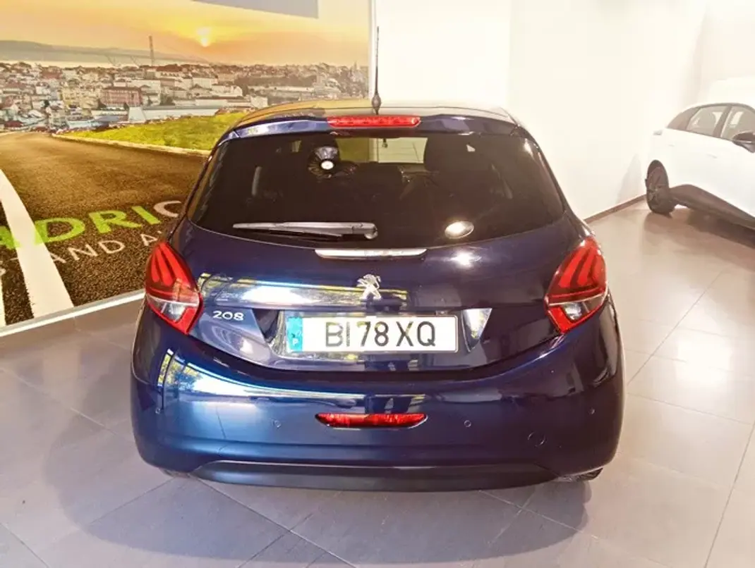Peugeot 208 2019 - 8299 EUR, 136000 km - AUTO.MOTO.pt - 136000km - foto 6 de 48