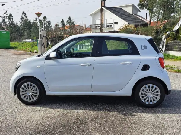 Smart ForFour 2018 - 9990 EUR, 49344 km - AUTO.MOTO.pt - 49344km - foto 10 de 43