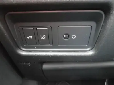 Land Rover Discovery Sport 2017 - 22500 EUR, 165585 km - AUTO.MOTO.pt - 165585km - foto 21 de 37