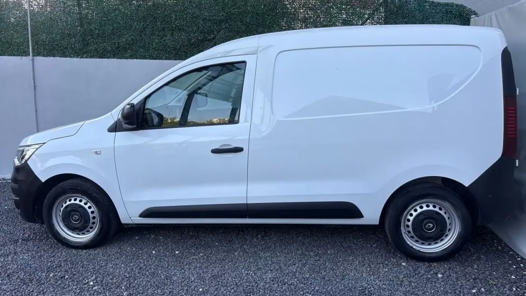 Renault 2023 - 11900 EUR, 99500 km - 99500km - foto 7 de 13