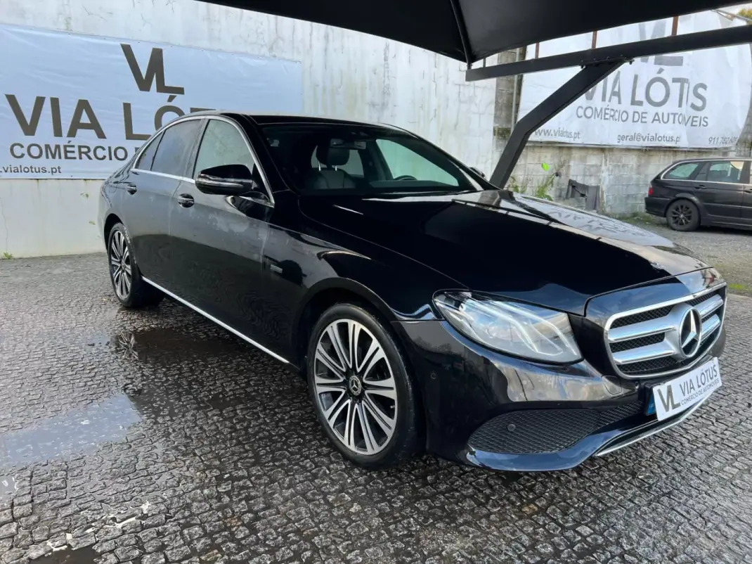 Mercedes-Benz E 350 2017 - 26500 EUR, 158720 km - AUTO.MOTO.pt - 158720km - foto 2 de 5