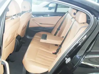 BMW 520 2017 - 26950 EUR, 80835 km - AUTO.MOTO.pt - 80835km - foto 4 de 38