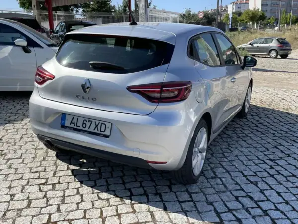 Renault Clio 2021 - 14750 EUR, 70347 km - AUTO.MOTO.pt - 70347km - foto 9 de 9