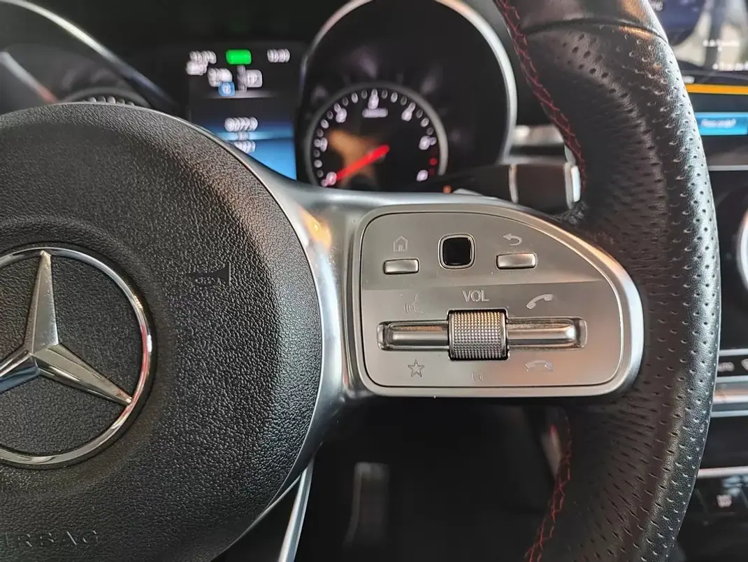 Mercedes-Benz GLC 300 2022 - 41500 EUR, 64500 km - AUTO.MOTO.pt - 64500km - foto 29 de 40