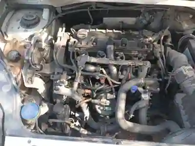 Peugeot PARTNER GIRAFON 2004 - 3000 EUR, 332000 km - AUTO.MOTO.pt - 332000km - foto 9 de 12