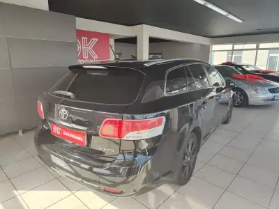 Toyota Avensis SW 2009 - 9950 EUR, 243525 km - AUTO.MOTO.pt - 243525km - foto 2 de 31