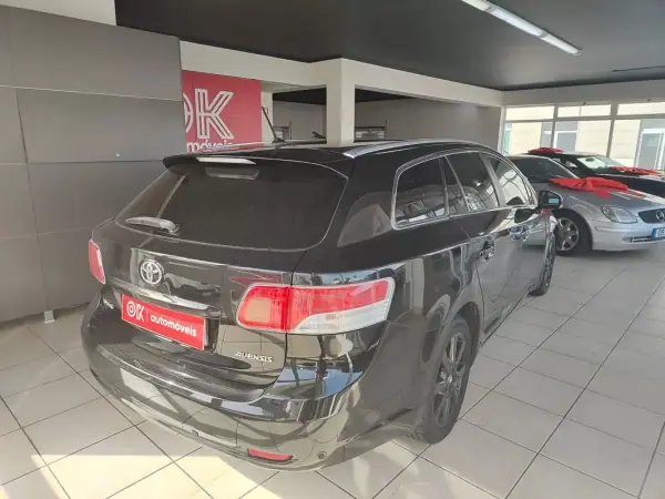 Toyota Avensis SW 2009 - 9950 EUR, 243525 km - AUTO.MOTO.pt - 243525km - foto 2 de 31
