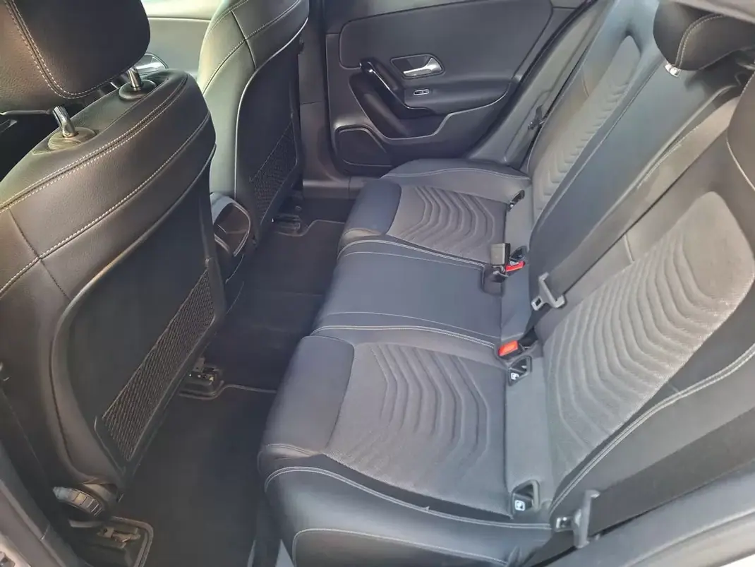 Mercedes-Benz A 200 2018 - 22500 EUR, 77000 km - AUTO.MOTO.pt - 77000km - foto 22 de 37