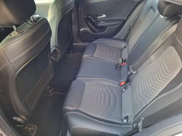 Mercedes-Benz A 200 2018 - 21900 EUR, 77000 km - AUTO.MOTO.pt - 77000km - foto 22 de 37