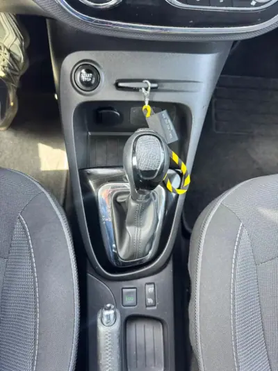 Renault Captur 2015 - 14900 EUR, 164000 km - AUTO.MOTO.pt - 164000km - foto 8 de 17