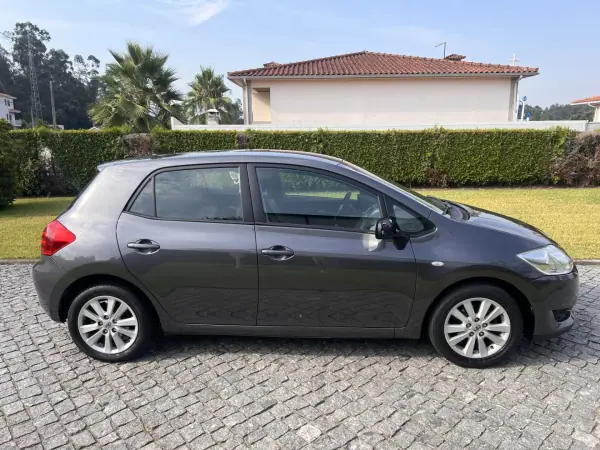 Toyota Auris 2007 - 5990 EUR, 286953 km - AUTO.MOTO.pt - 286953km - foto 2 de 12