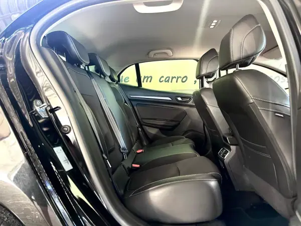 Renault Mégane 2021 - 17900 EUR, 79434 km - AUTO.MOTO.pt - 79434km - foto 14 de 26