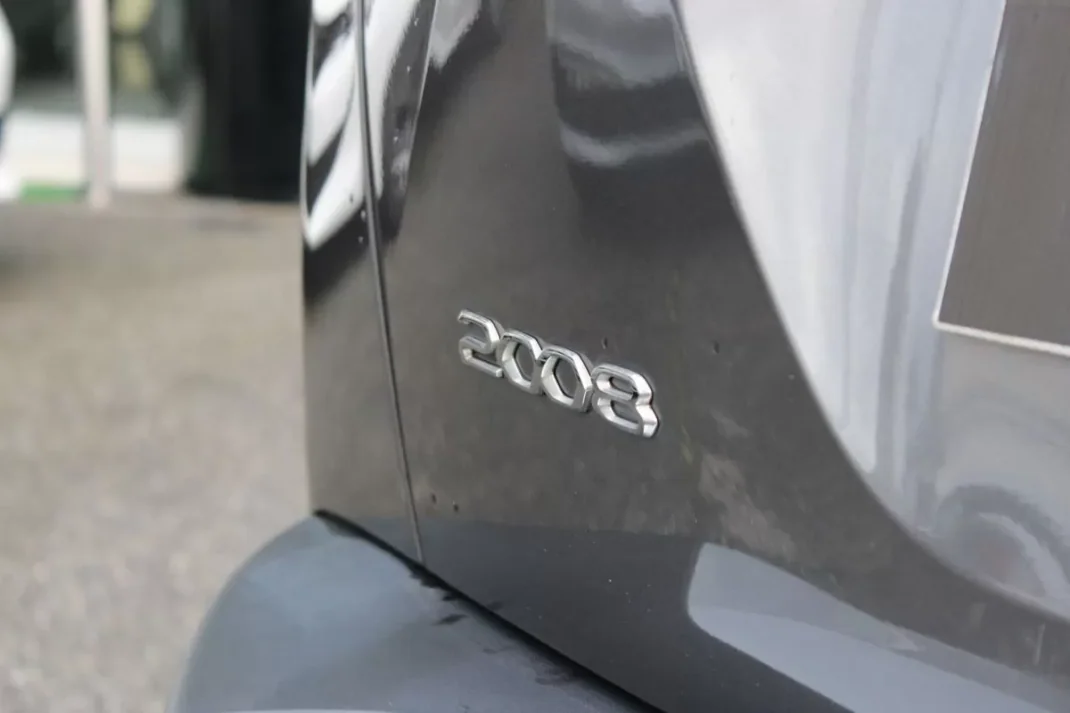 Peugeot 2008 2021 - 18700 EUR, 48176 km - AUTO.MOTO.pt - 48176km - foto 23 de 32