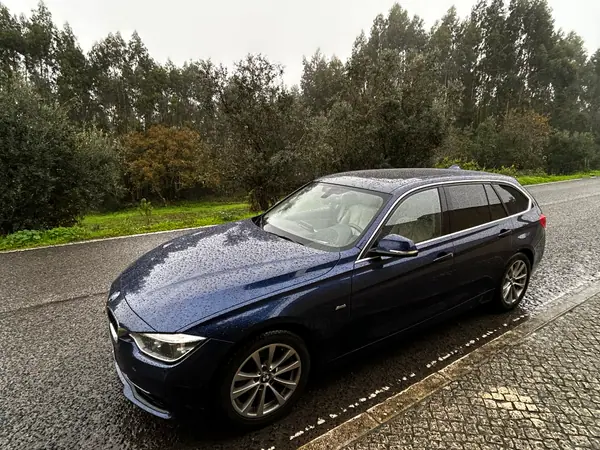 BMW 320 2017 - 18900 EUR, 123250 km - AUTO.MOTO.pt - 123250km - foto 3 de 10