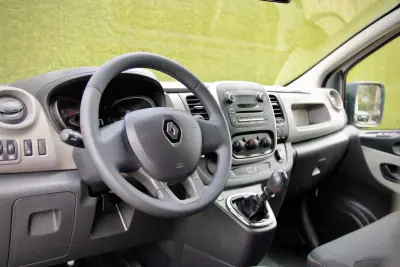 Renault 2019 - 16990 EUR, 188000 km - AUTO.MOTO.pt - 188000km - foto 3 de 21