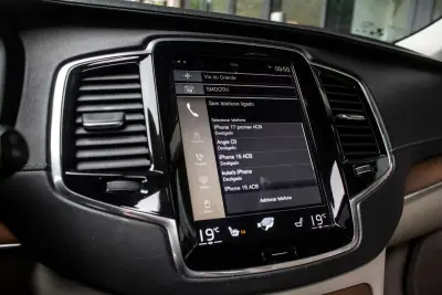 Volvo XC 90 2016 - 24990 EUR, 206775 km - AUTO.MOTO.pt - 206775km - foto 45 de 50