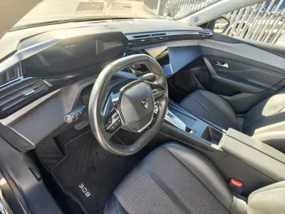 Peugeot 308 2022 - 19500 EUR, 130000 km - AUTO.MOTO.pt - 130000km - foto 24 de 37