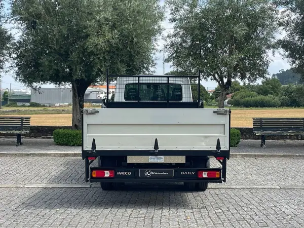 Iveco Daily 2022 - 33450 EUR, 154000 km - AUTO.MOTO.pt - 154000km - foto 8 de 37