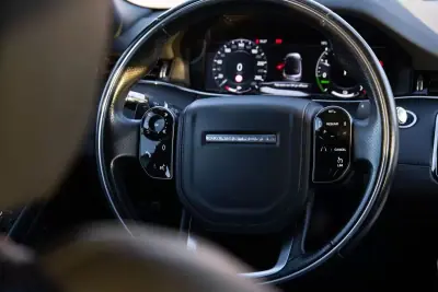 Land Rover Range Rover Evoque 2020 - 32999 EUR, 93000 km - AUTO.MOTO.pt - 93000km - foto 19 de 33