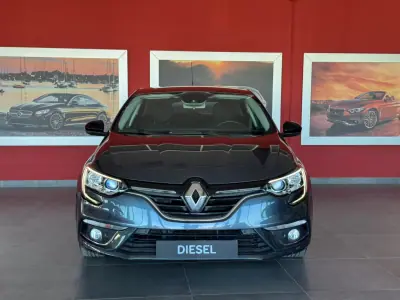 Renault Mégane 2016 - 12990 EUR, 137575 km - AUTO.MOTO.pt - 137575km - foto 5 de 20