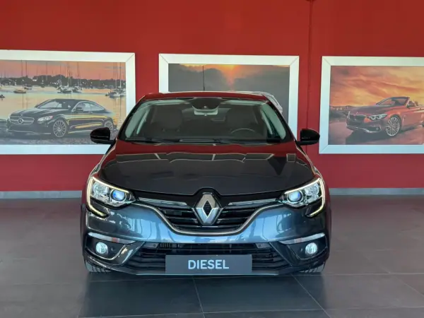 Renault Mégane 2016 - 12990 EUR, 137575 km - AUTO.MOTO.pt - 137575km - foto 5 de 20