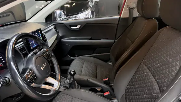 Kia Rio 2023 - 14970 EUR, 65000 km - AUTO.MOTO.pt - 65000km - foto 25 de 36