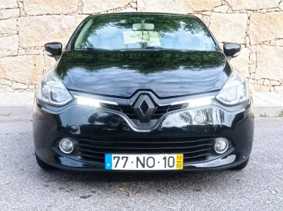 Renault Clio 2013 - 6990 EUR, 259500 km - AUTO.MOTO.pt - 259500km - foto 4 de 11