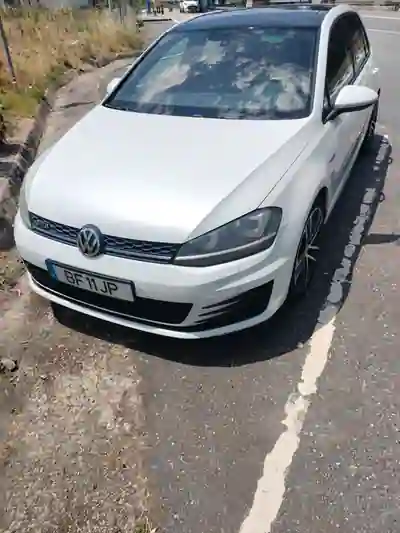 Volkswagen Golf 2013 - 14000 EUR, 212600 km - AUTO.MOTO.pt - 212600km - foto 2 de 9