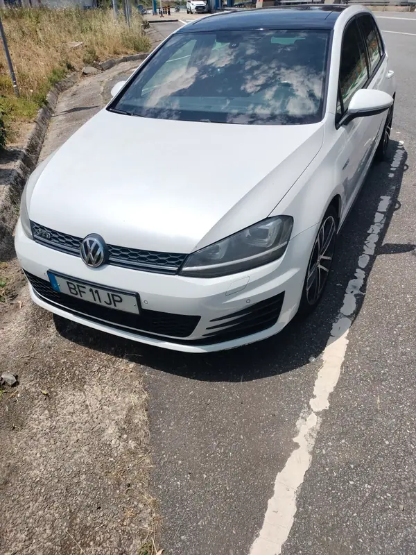 Volkswagen Golf 2013 - 14000 EUR, 212600 km - AUTO.MOTO.pt - 212600km - foto 2 de 9