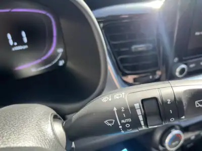 Kia Stonic 2025 - 21500 EUR, 100 km - AUTO.MOTO.pt - 100km - foto 17 de 23