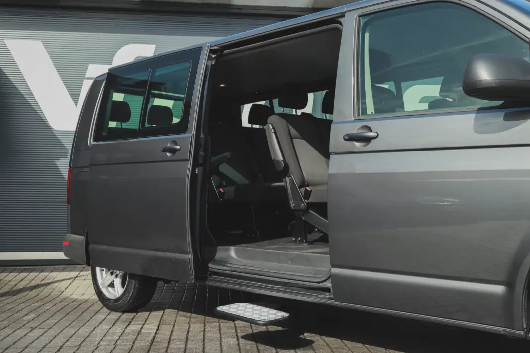 Volkswagen Transporter 2019 - 26950 EUR, 201710 km - AUTO.MOTO.pt - 201710km - foto 15 de 25