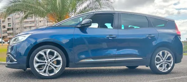 Renault Scénic 2019 - 13850 EUR, 196964 km - AUTO.MOTO.pt - 196964km - foto 2 de 15