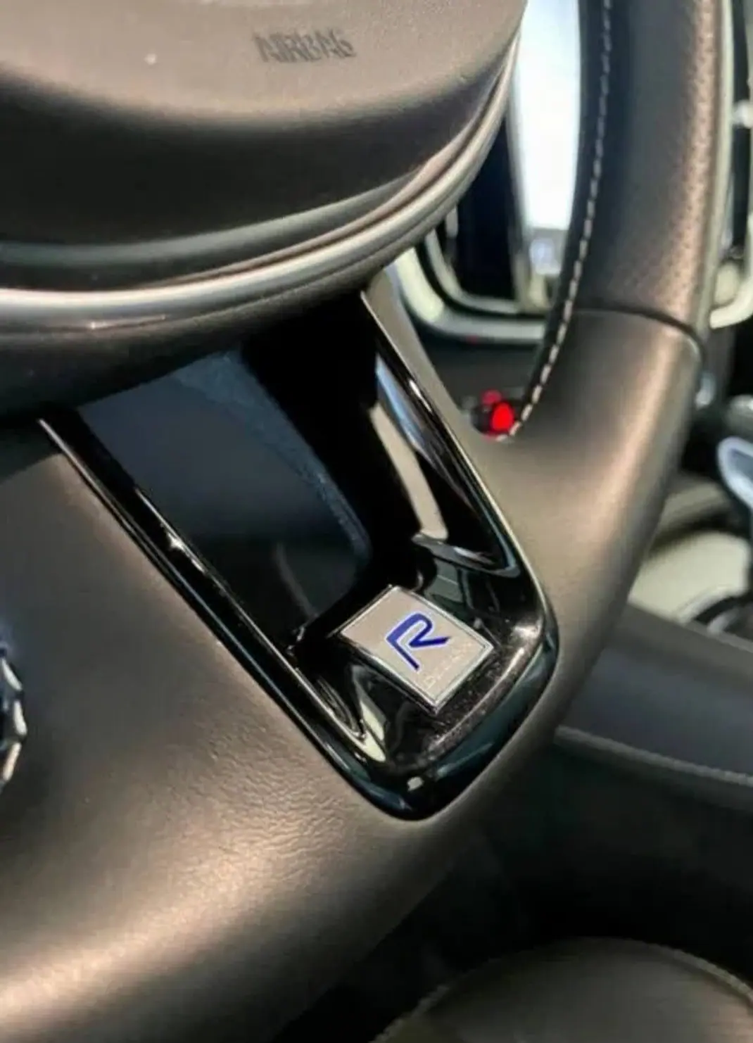 Volvo V90 2018 - 20000 EUR, 185000 km - 185000km - foto 12 de 15