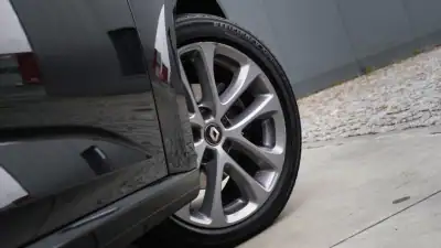 Renault Mégane Sport Tourer 2019 - 16300 EUR, 123000 km - AUTO.MOTO.pt - 123000km - foto 10 de 30