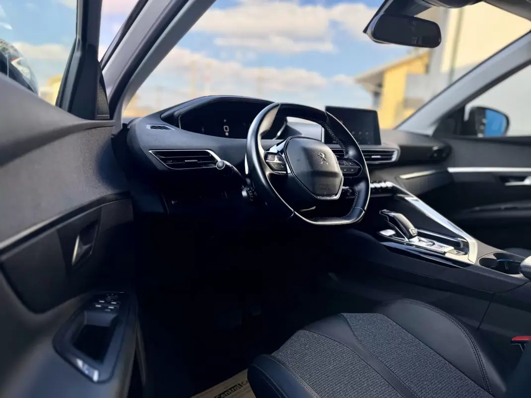 Peugeot 3008 2020 - 22950 EUR, 73000 km - AUTO.MOTO.pt - 73000km - foto 12 de 30