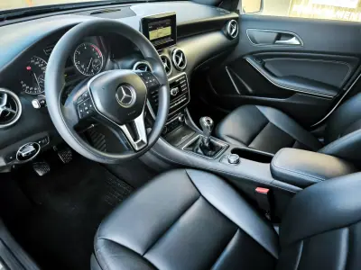 Mercedes-Benz A 160 2014 - 15950 EUR, 64000 km - AUTO.MOTO.pt - 64000km - foto 17 de 34