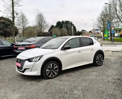 Peugeot e-208 2020 - 17900 EUR, 72078 km - AUTO.MOTO.pt - 72078km - foto 6 de 28