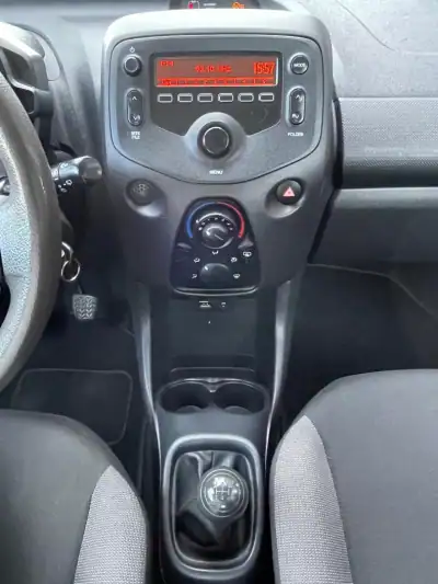 Peugeot 108 2015 - 8300 EUR, 118000 km - AUTO.MOTO.pt - 118000km - foto 8 de 8