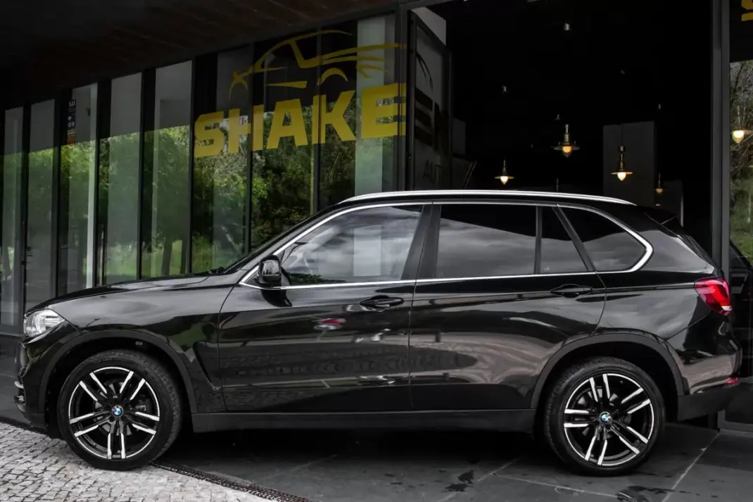 BMW X5 2015 - 27900 EUR, 170106 km - AUTO.MOTO.pt - 170106km - foto 2 de 44