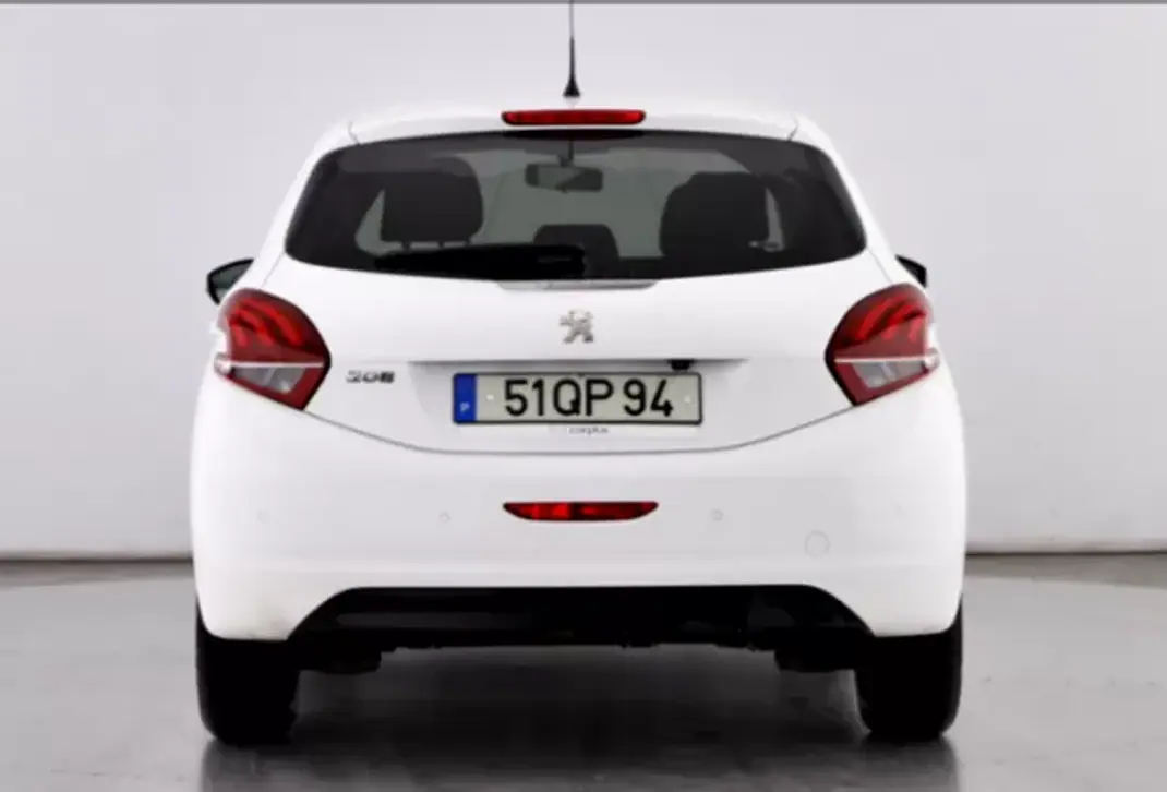Peugeot 208 2015 - 7490 EUR, 113000 km - AUTO.MOTO.pt - 113000km - foto 6 de 21