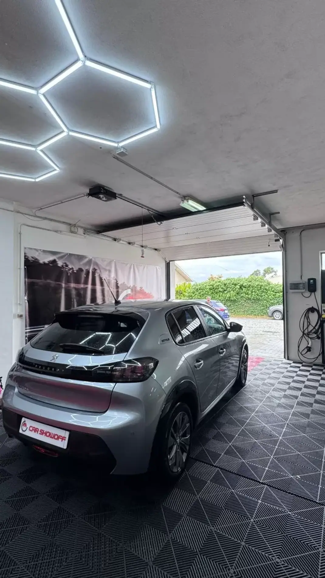 Peugeot e-208 2023 - 19900 EUR, 47000 km - AUTO.MOTO.pt - 47000km - foto 8 de 10