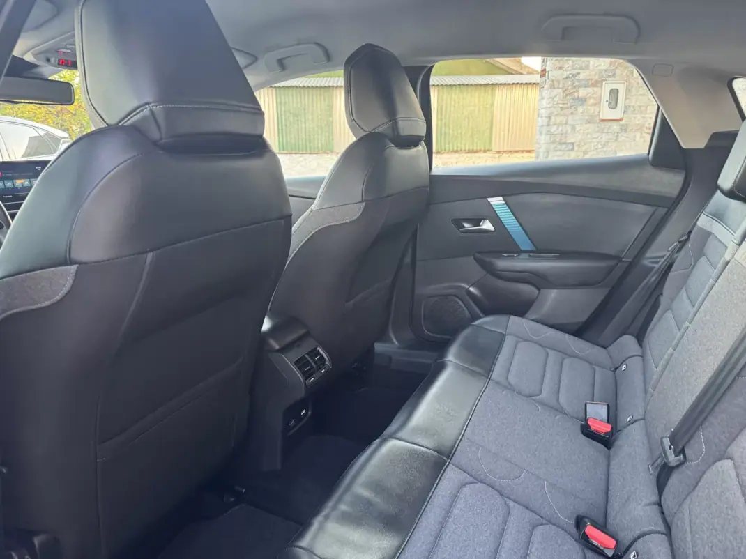 Citroën e-C4 2022 - 18500 EUR, 93000 km - AUTO.MOTO.pt - 93000km - foto 17 de 45