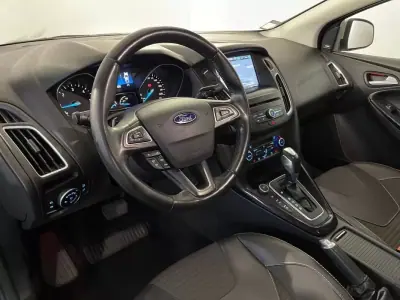 Ford Focus SW 2015 - 10750 EUR, 153000 km - AUTO.MOTO.pt - 153000km - foto 12 de 35