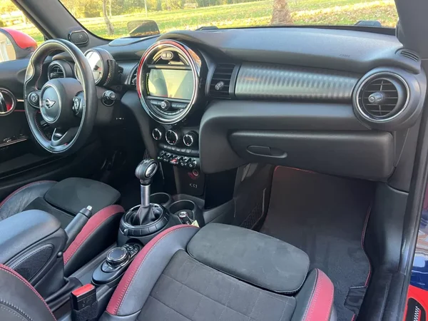 MINI John Cooper Works 2017 - 24965 EUR, 126000 km - AUTO.MOTO.pt - 126000km - foto 25 de 61