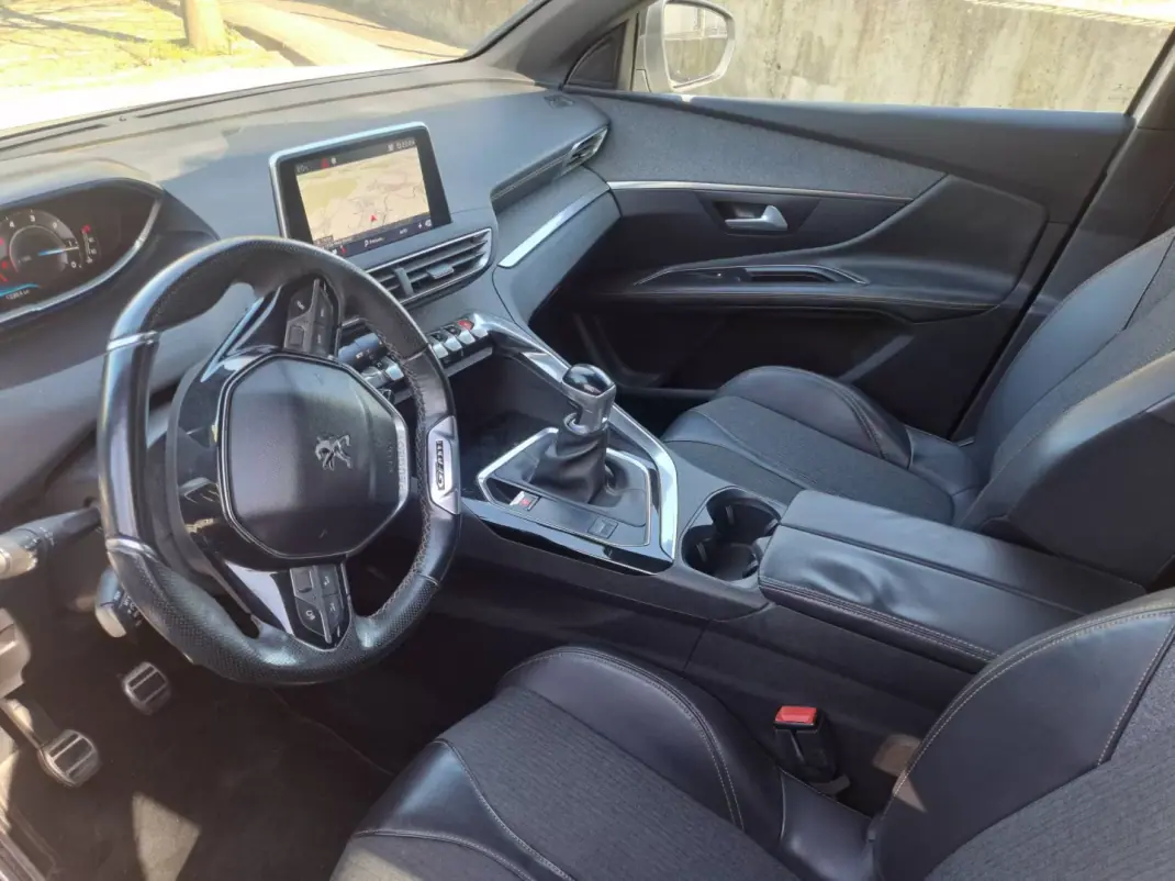 Peugeot 3008 2017 - 17500 EUR, 169000 km - AUTO.MOTO.pt - 169000km - foto 9 de 15