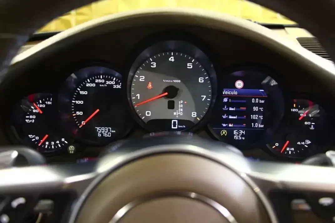 Porsche 911 2017 - 119000 EUR, 75000 km - 75000km - foto 26 de 40