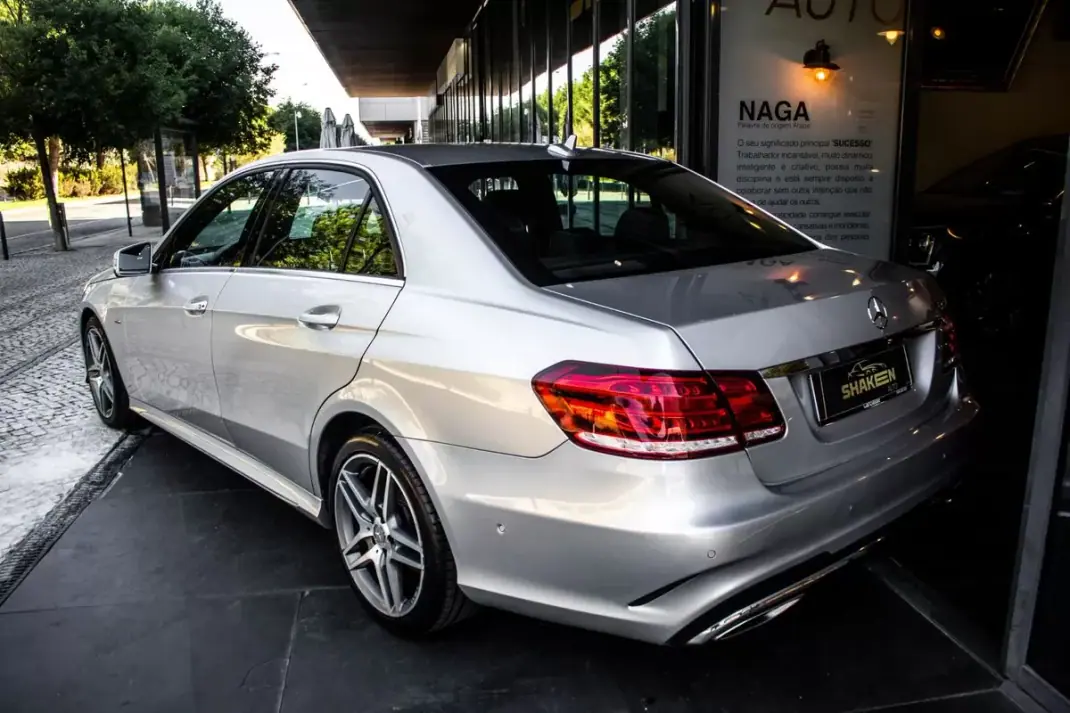 Mercedes-Benz E 250 2016 - 23750 EUR, 215762 km - AUTO.MOTO.pt - 215762km - foto 3 de 39