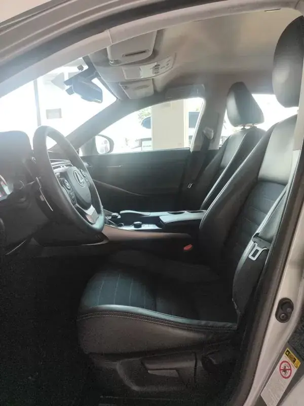 Lexus IS 300H 2013 - 19990 EUR, 170000 km - AUTO.MOTO.pt - 170000km - foto 25 de 38