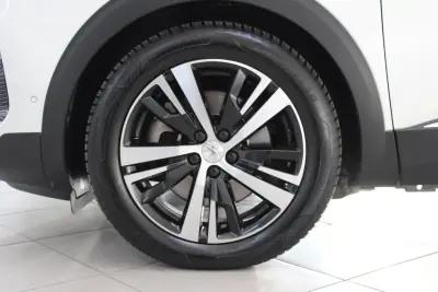 Peugeot 3008 2021 - 22990 EUR, 110993 km - AUTO.MOTO.pt - 110993km - foto 11 de 26