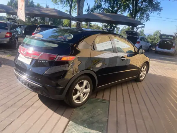Honda Civic 2008 - 6900 EUR, 155220 km - AUTO.MOTO.pt - 155220km - foto 5 de 15